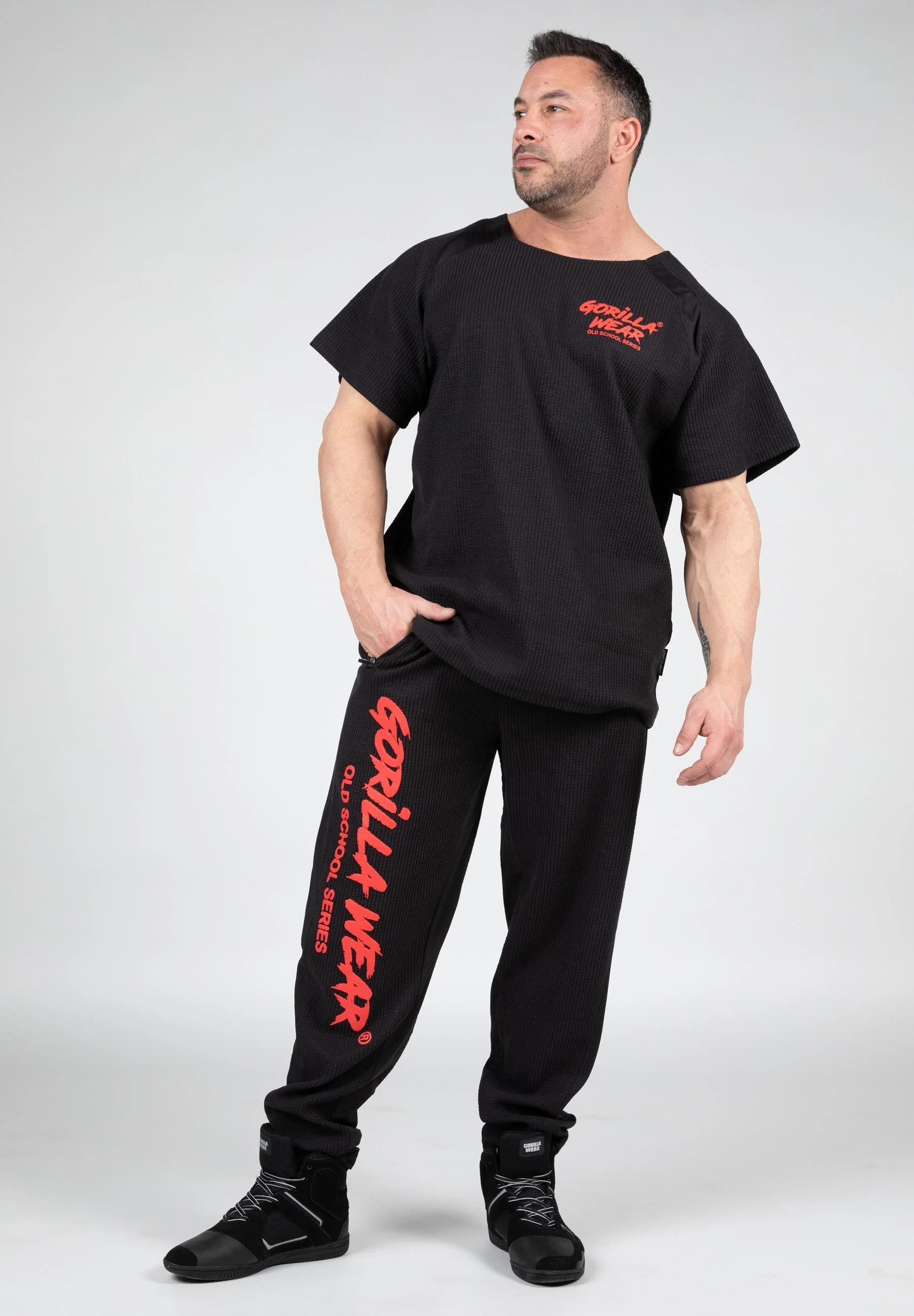 Gorilla Wear - Augustine Old School Workout Top - Black/Red - Image 3