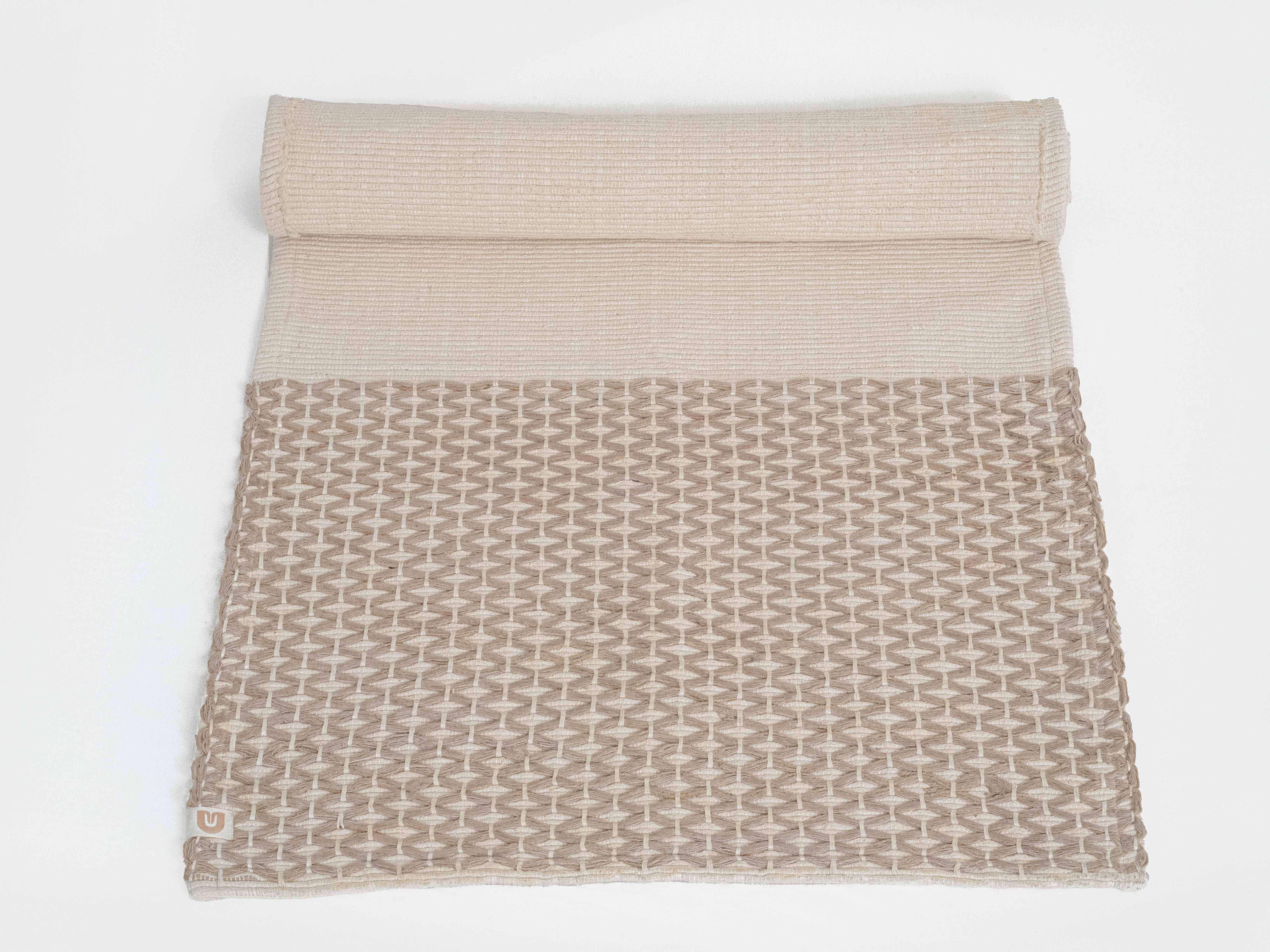 Oko Living - Diamond Yoga Mat - Clay & Cream 7mm - Image 4