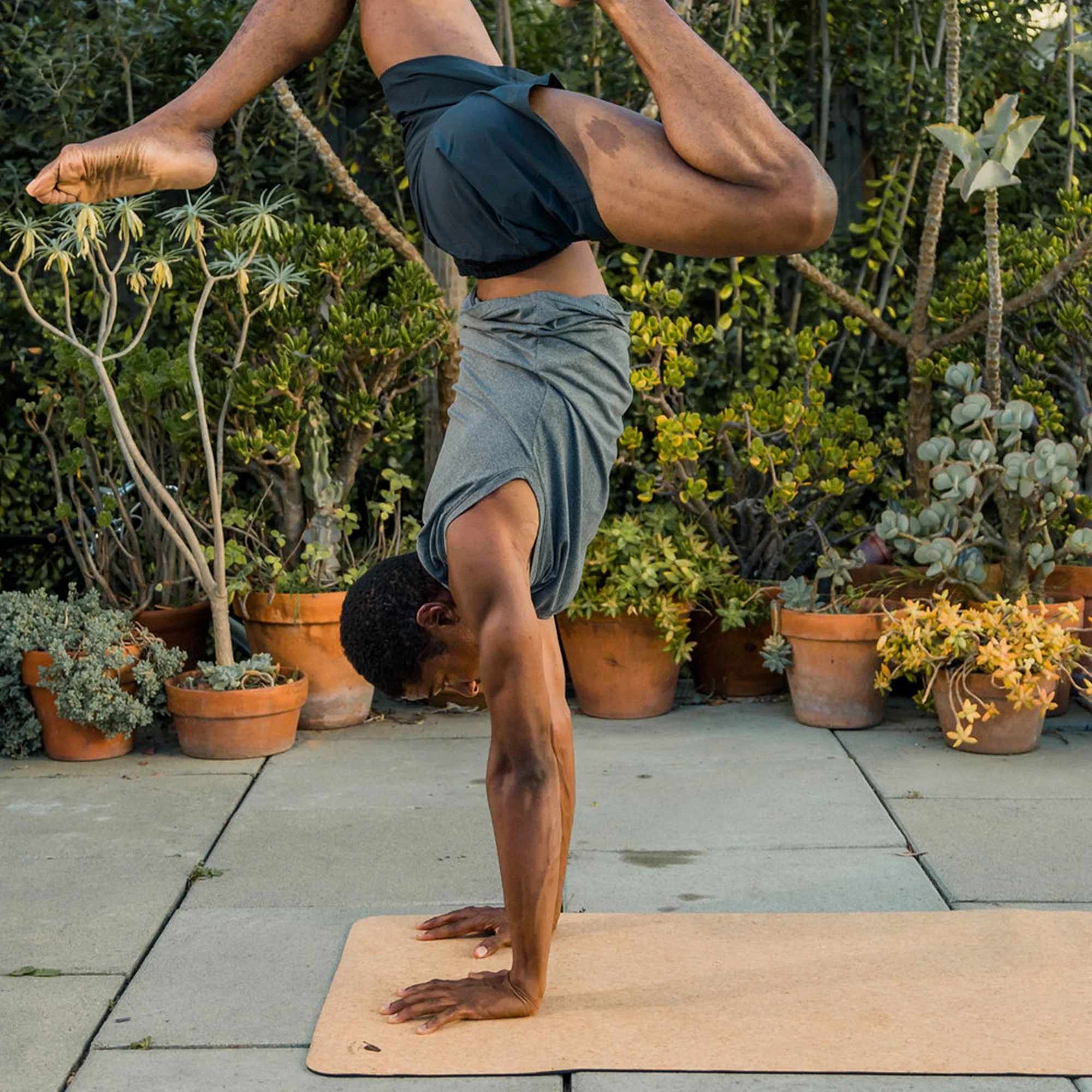 42 Birds - Extra long cork lightweight yoga mat "The Robin" - Image 4