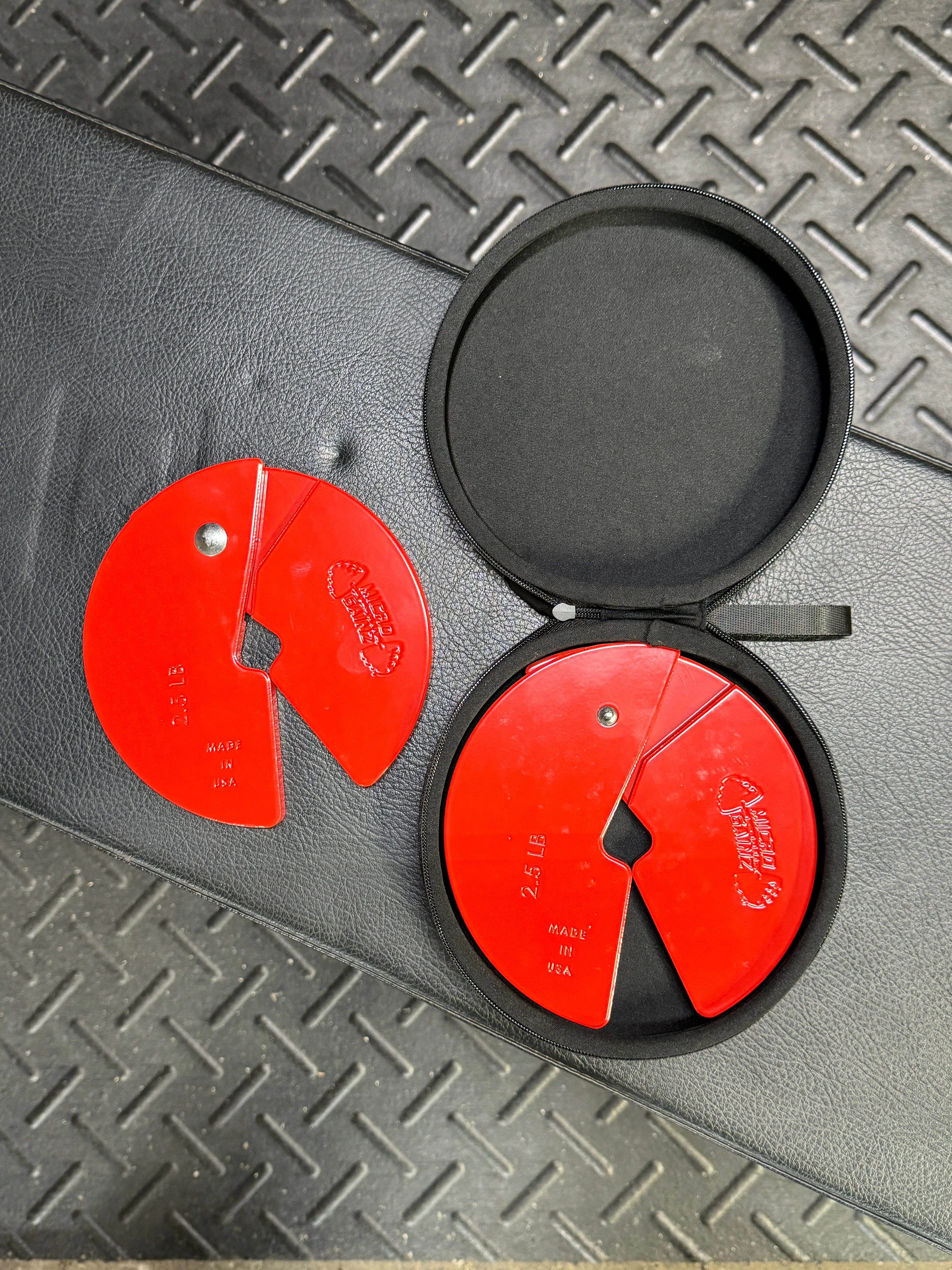 Micro Gainz - Hard Shell Case for 2.5LB Dumbbell Plates - Image 2