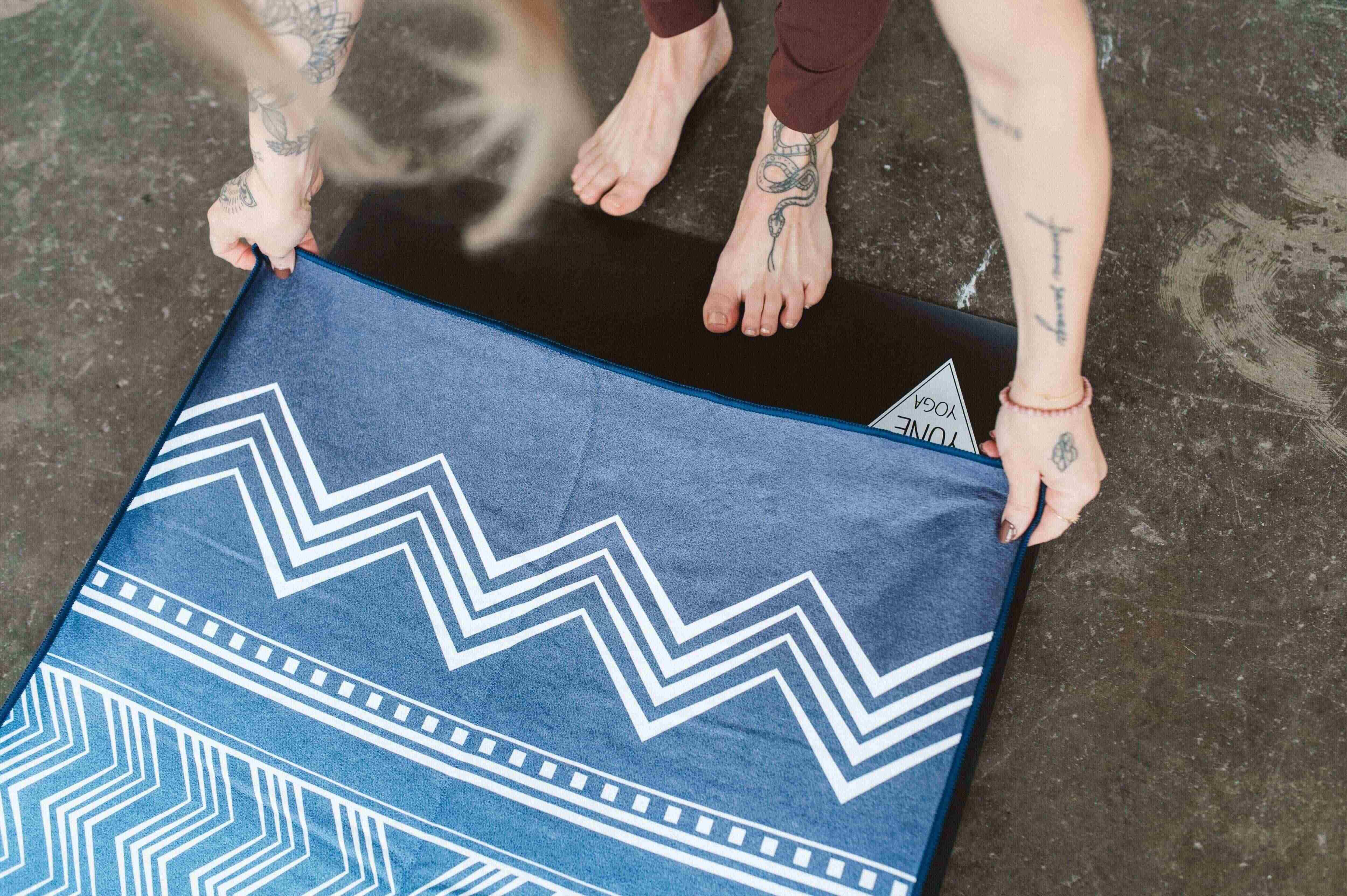 Yune Yoga - Yoga Towel | Non Slip Silicon Nubs | Absorbent Microfiber | Blue | Yune Yoga | The Diamond - Image 3